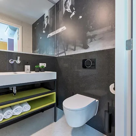 Stylish Grand-hotel * טילבורג