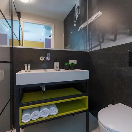 Stylish Grand-hotel Daire