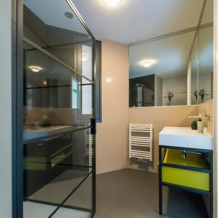 Stylish Grand-hotel Daire